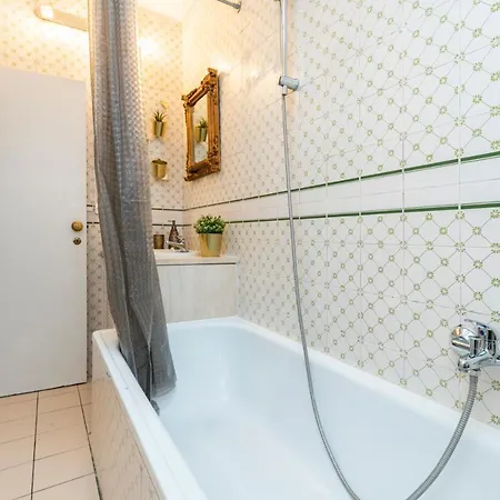 Charming Liberty Terrace Flat Lisbon